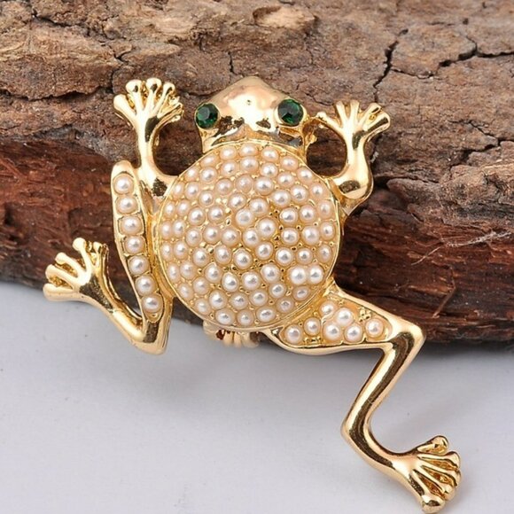 Frog Brooch - Picture 1 of 4